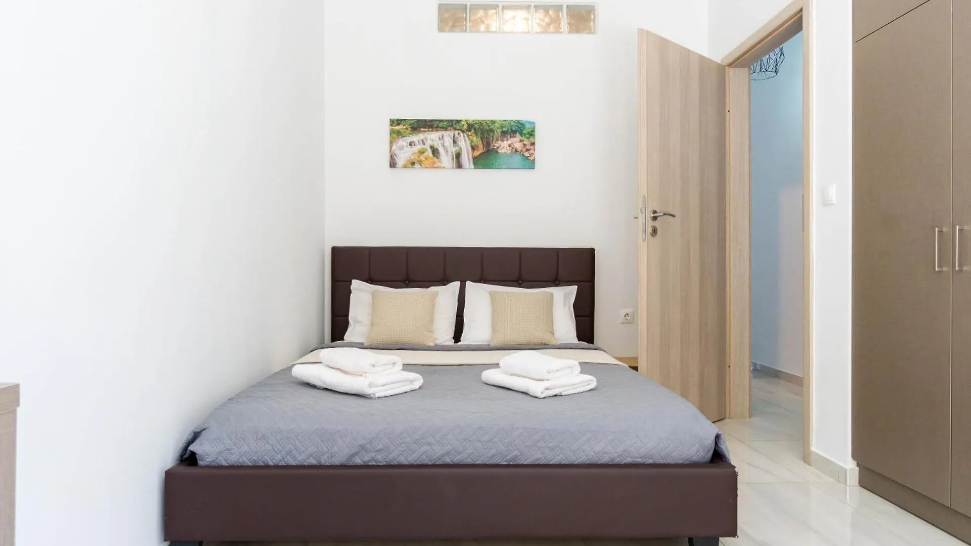 Cozy Coastal Apartment In Heraklion  Ηράκλειο Κρήτης