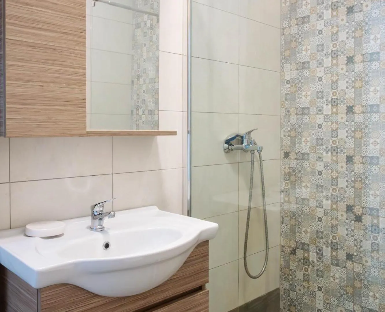 Cozy Coastal Apartment In Heraklion